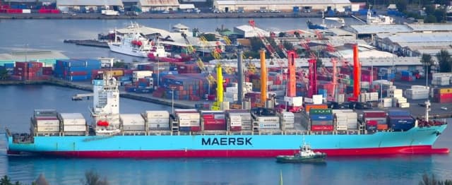  Impactul Razboiului Comercial și Incertitudinilor Politice asupra Transportului Maritim Global în 2023