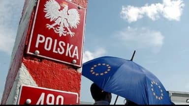 Alegeri Polonia. Final de foc, după ce ambii candidaţi au revendicat victoria. Ultimele estimări îl dau în frunte pe naţionalistul Nawrocki