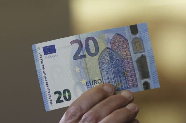 Slovenia va încorpora în Constituție dreptul de a utiliza numerarul ca mijloc de plată sigur și legal în toate tranzacțiile