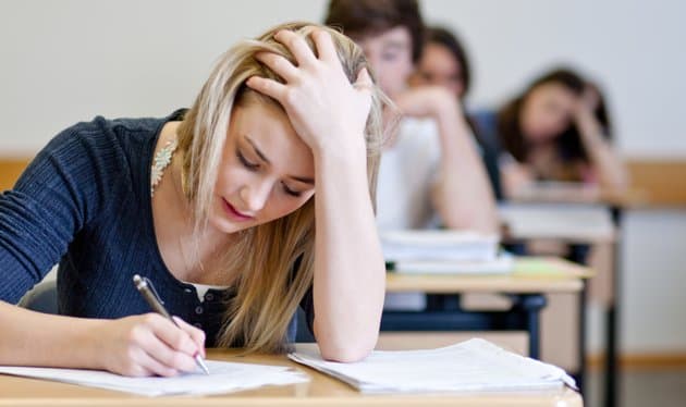 Absolvenții se pregătesc pentru probele scrise ale Bacalaureatului de toamnă! 1.175 de candidați dau startul cu Limba Română.