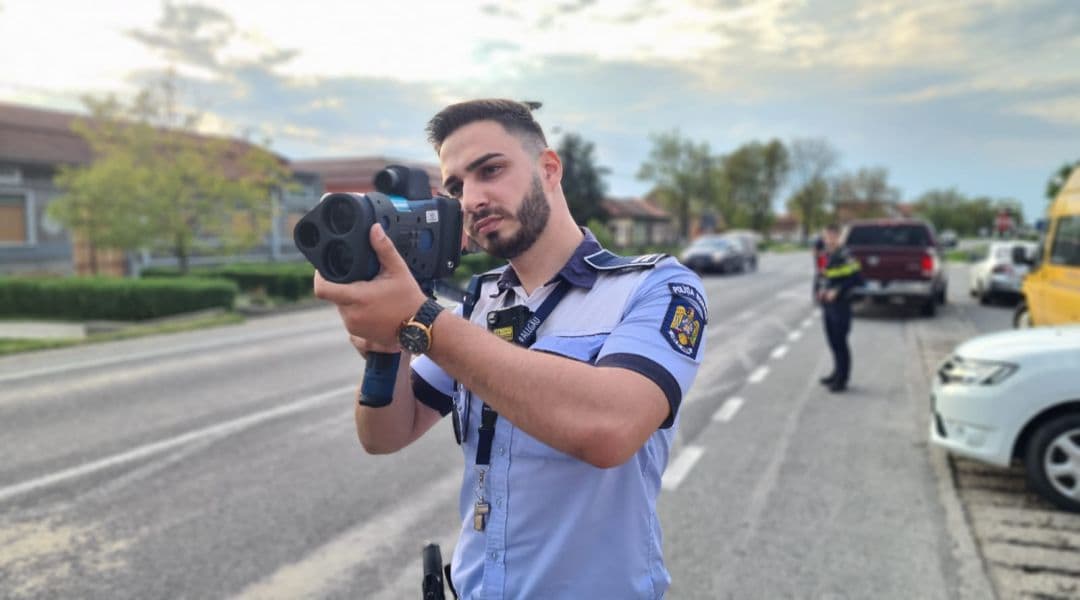 Polițiștii acționează în forță pe DN6 împotriva vitezomanilor din Timiș și Caraș-Severin.