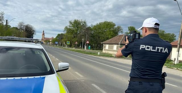  200 de amenzi și permise reținute de polițiști. Fotografii exclusive!