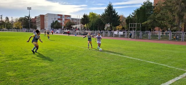 Politehnica Timișoara Triumfă în Derby-ul cu ACS Roma și Recucerește Locul de Lider în Liga Secundă de Fotbal!