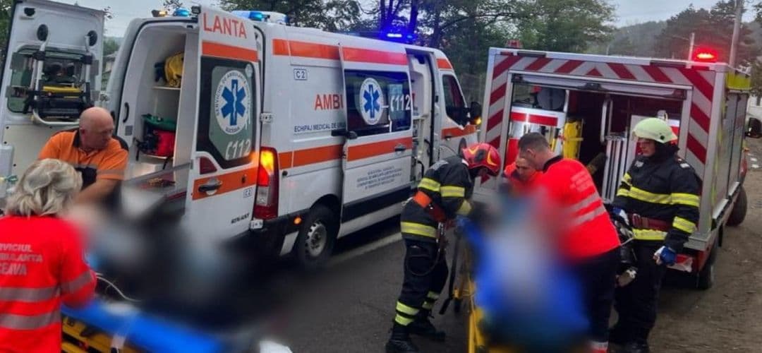 Două Persoane Rănite, Inclusiv un Copil - Impact între Trei Mașini