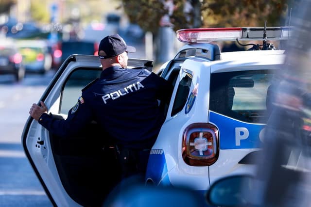 Investigație la un liceu de prestigiu din Timișoara după bătaia dintre doi elevi. Mama unuia a alertat poliția la 112.