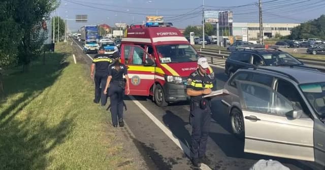  Tineri Răniți într-un Accident Rutier la Intrarea în Timișoara, Din Cauza Nerespectării Distanței Reglamentare între Mașini