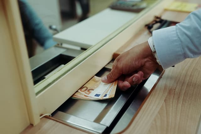 Cursul BNR Dezvăluie Cât de Mult a Coborât Euro Post-Alegeri Prezidențiale din Mai 2025