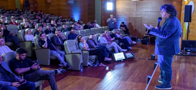  Cum InoHub UPT 2025 Susține Tinerii Antreprenori în Lumea Afacerilor