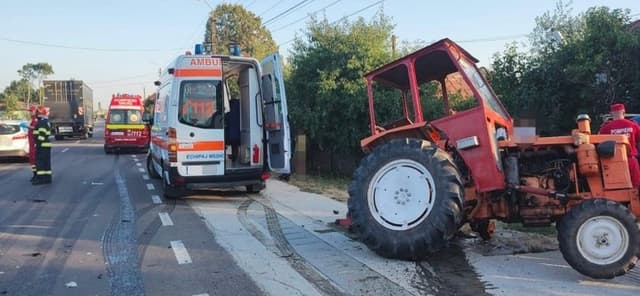 Băiat de 6 ani și mama sa, răniți într-un accident teribil provocat de un tractor în Timișoara. Impact devastator pe un drum din județul Timiș.