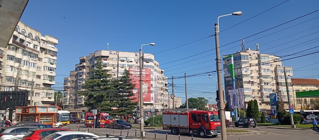  Două șoferițe implicate, o tânără rănită. Imagini de la fața locului.