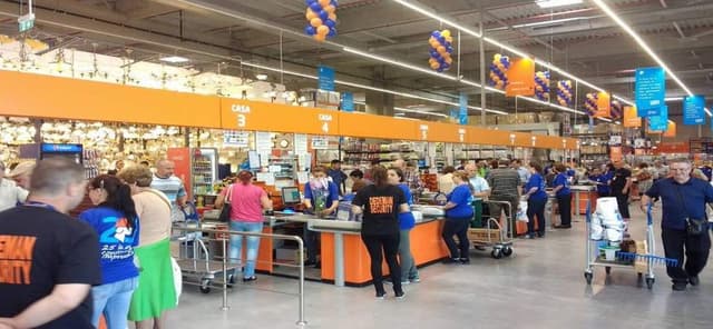  Tânăr prins după ce a furat obiecte de bricolaj în valoare de 1.000 lei dintr-un magazin