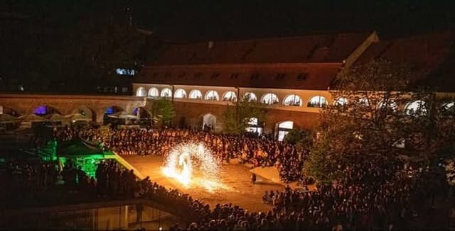  Seara magică la Noaptea Muzeelor Timișoara 2025: Reconstituiri, spectacole exotice și aventuri virtuale la Bastionul Theresia! FOTO