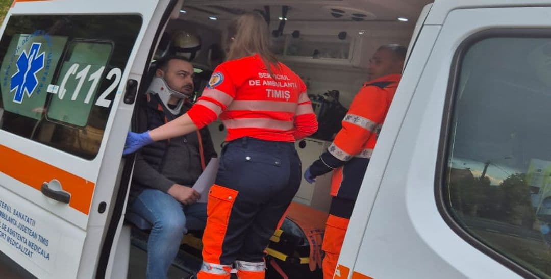 Primar din Șandra atacat cu sticlă în cap de un localnic. Imagine șocantă din Timiș - aflați detaliile incidentului!