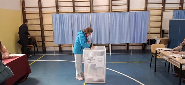 Au votat deja 5 milioane de români pentru președinte. Prezență record în Timișoara și județ – momentul alegerilor!