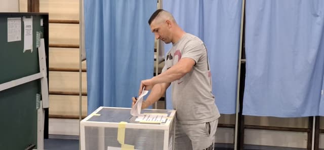  Peste 24% dintre Locuitori au Votat Deja până la ora 14.00!