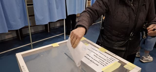  Peste 3,5 Milioane au Alegăt Liderul. Cifra Participării la Timișoara și Judet până la ora 11.00