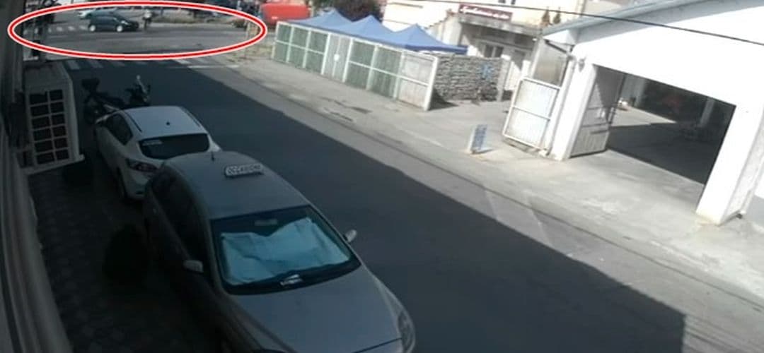 Biciclist de 75 de ani lovit de o mașină condusă de un șofer de 74 de ani. VIDEO