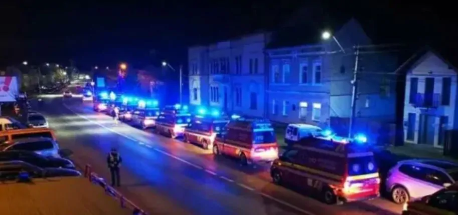 16 copii din Timișoara și București cu toxiinfecție alimentară transportați de urgență cu ambulanțele SMURD în tabăra din Bihor