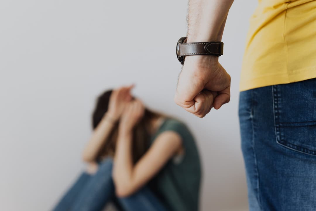 Bărbat din Timiș arestat pentru amenințarea fostei soții în ciuda ordinului de protecție