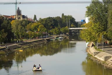  Emoție și Tehnologie în Curse de Bărci la Timișoara