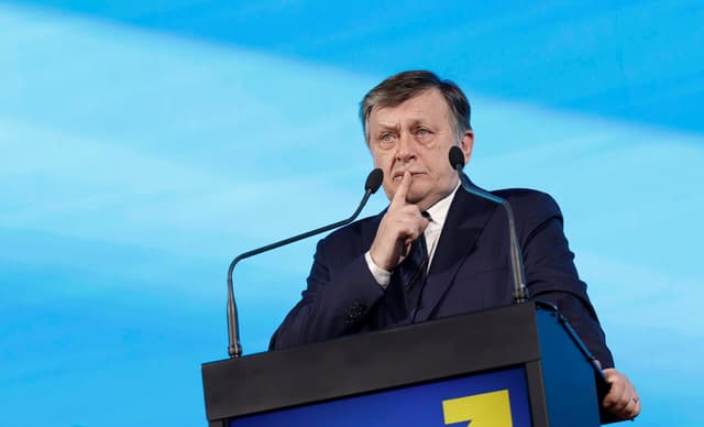  O retragere onorabilă din cursa prezidențială după locul trei, cu fruntea sus și respect pentru voturi