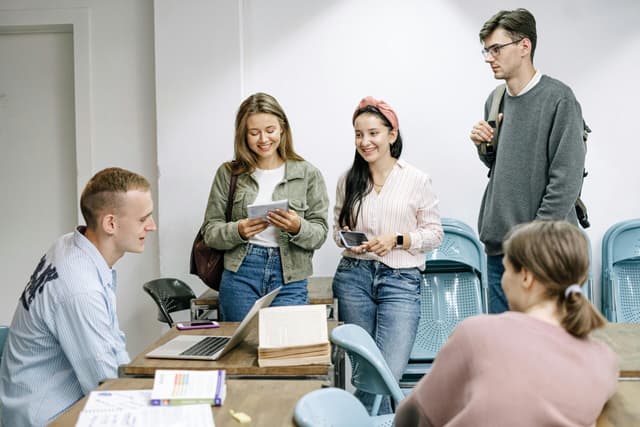 UVT sprijină tinerii din medii dezavantajate prin proiectul Be the First, Become Your Best! – Un pas important pentru a deveni primii studenți din familiile voastre!