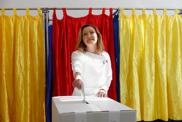  Românii au întotdeauna dreptate – Reacția candidatăi după clasarea pe locul 5 și mesajul pentru Nicușor Dan
