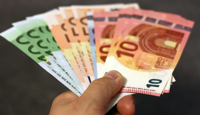  Ajunge la 5,0991 lei, marcând a doua zi de creștere semnificativă!