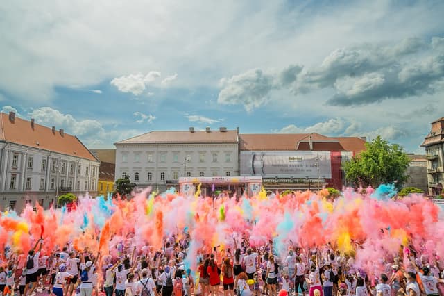  desfășurarea între orele 10-17