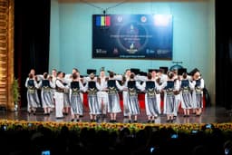 Ansamblul Timișul încântă Vietnamul la aniversarea a 75 de ani de prietenie româno-vietnameză în Hanoi