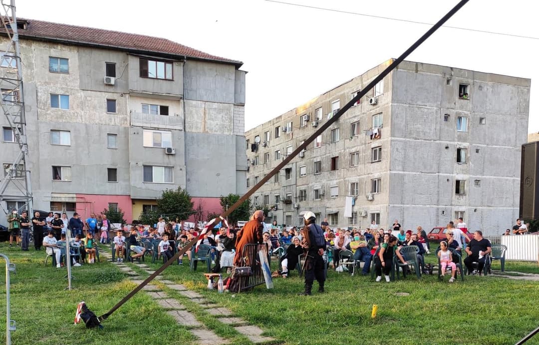 Arta Pătrunde în Inima Cartierelor Timișoarei, Creând Legături Vii cu Comunitatea Muncitoare