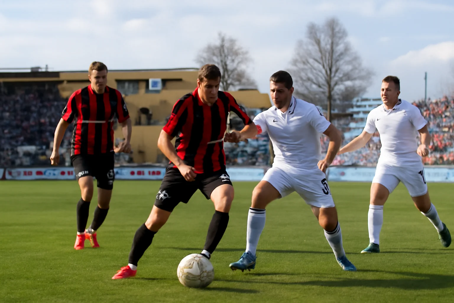 Derby-ul Banatului din Liga 2 contra Reșiței se dispută lângă Timișoara!