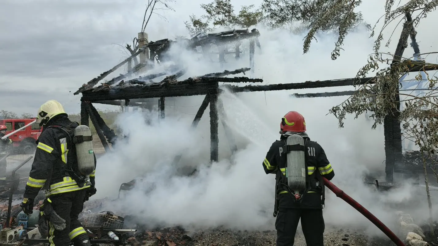 Timiș: trei incendii la locuințe în Jena, Nițchidorf și Baloșești